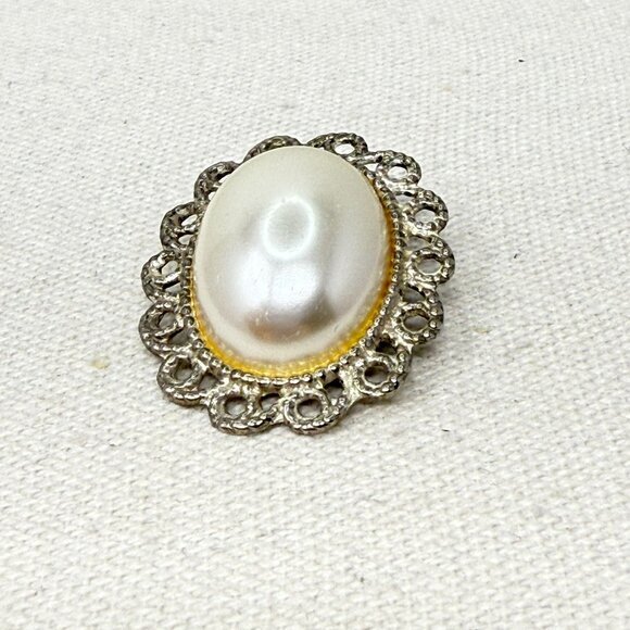 Vintage Filigree Brooch Classic Style‎ Imitation Pearl Gold Tone Retro - Picture 2 of 9